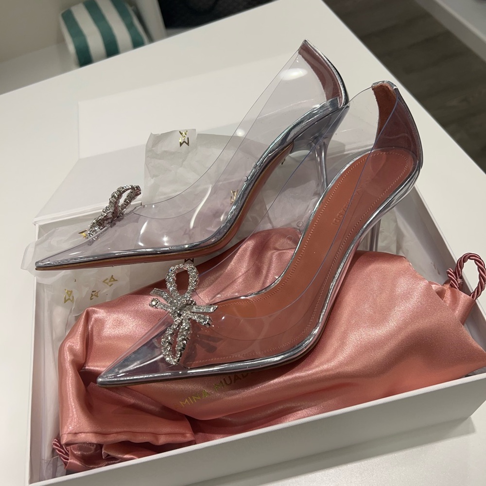 Rosie Glass Pointed Toe Pump
AMINA MUADDI